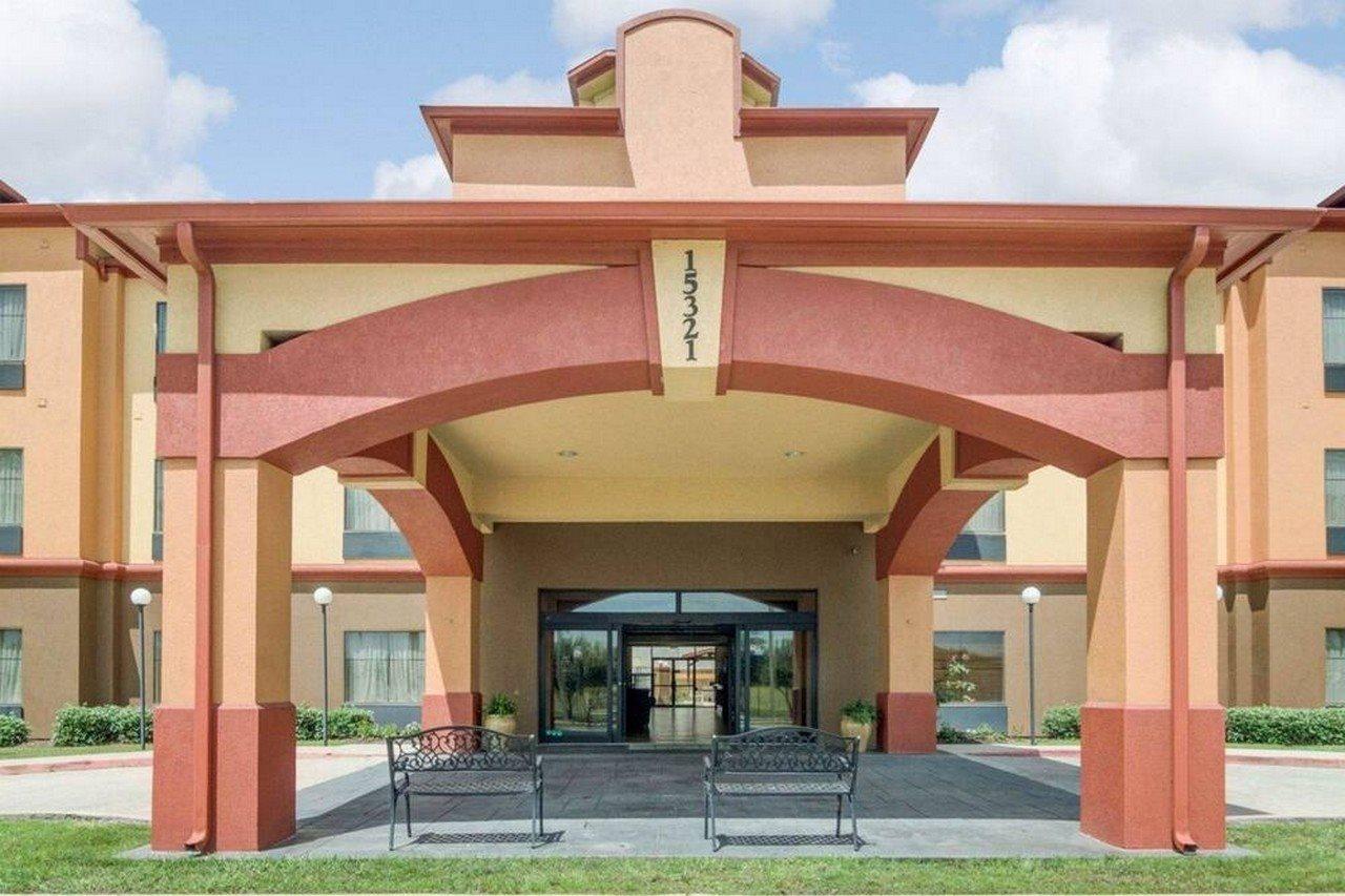 Springwood Suites Houston Iah - Beltway 8 Aldine Exterior photo